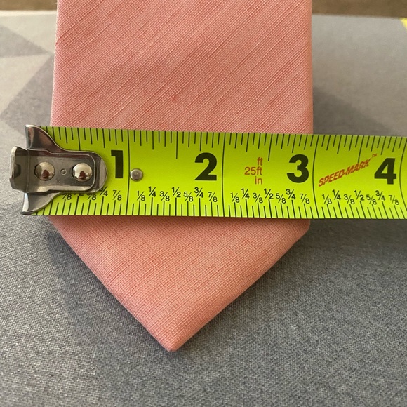 Pink linen tie - Picture 2 of 3